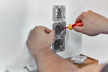 Wkrętak z magazynkiem bitów PocketMax electric, 45296 - WIHA