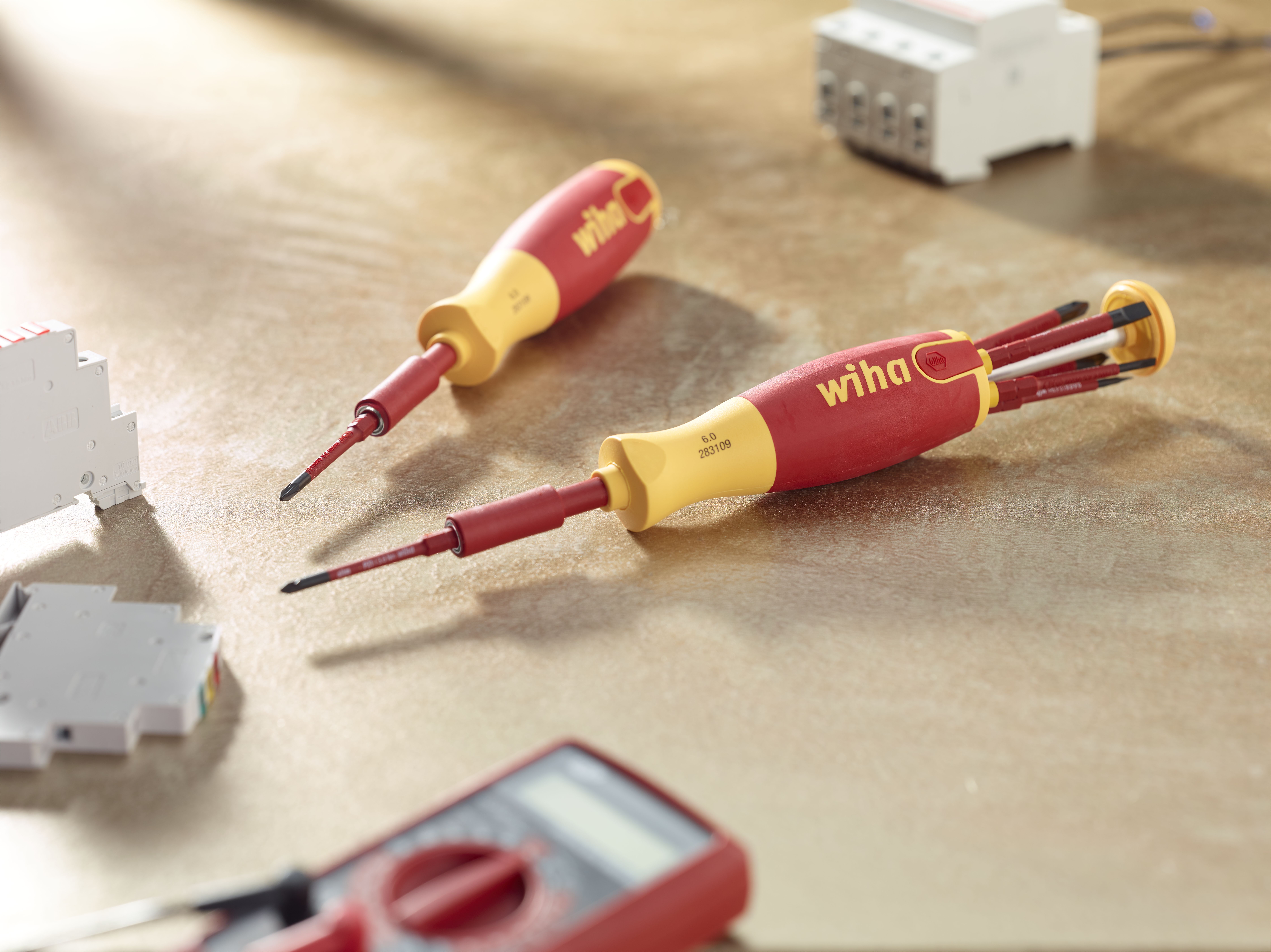 Wkrętak z magazynkiem bitów LiftUp electric, 2831-09023 - WIHA